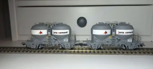 [560 145] SBB 2-Kammer Silowagen Ucs Spur1   