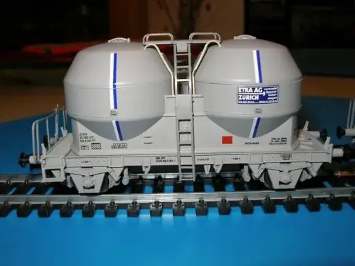 [560 149] SBB 2-Kammer Silowagen Ucs Spur1    